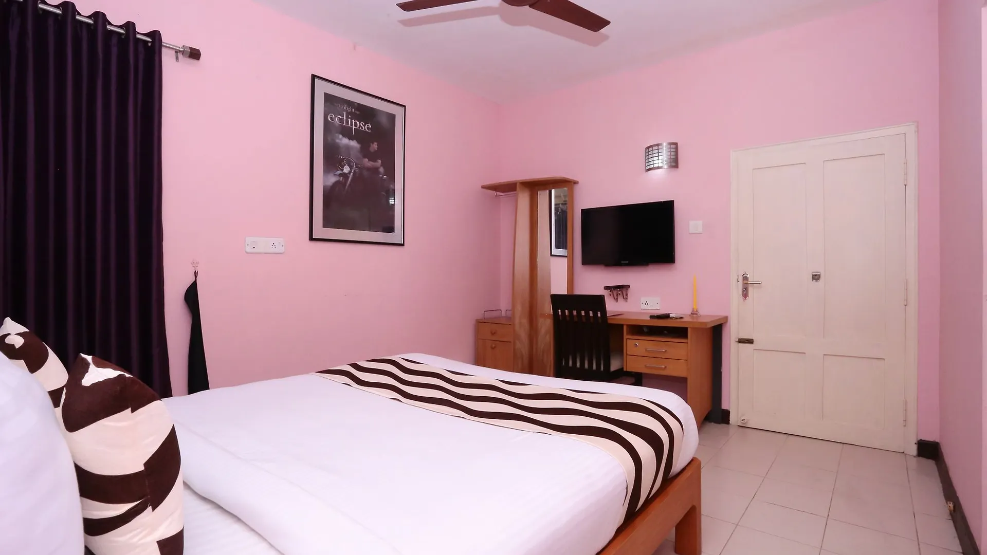 Oyo 10612 Near Ernakulam Railway Station Hotel Kochi