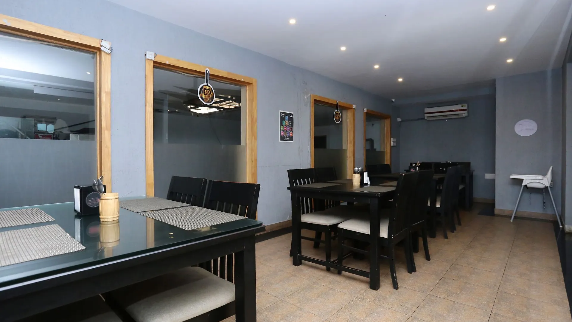 **  Oyo 10612 Near Ernakulam Railway Station Hotel Kochi India
