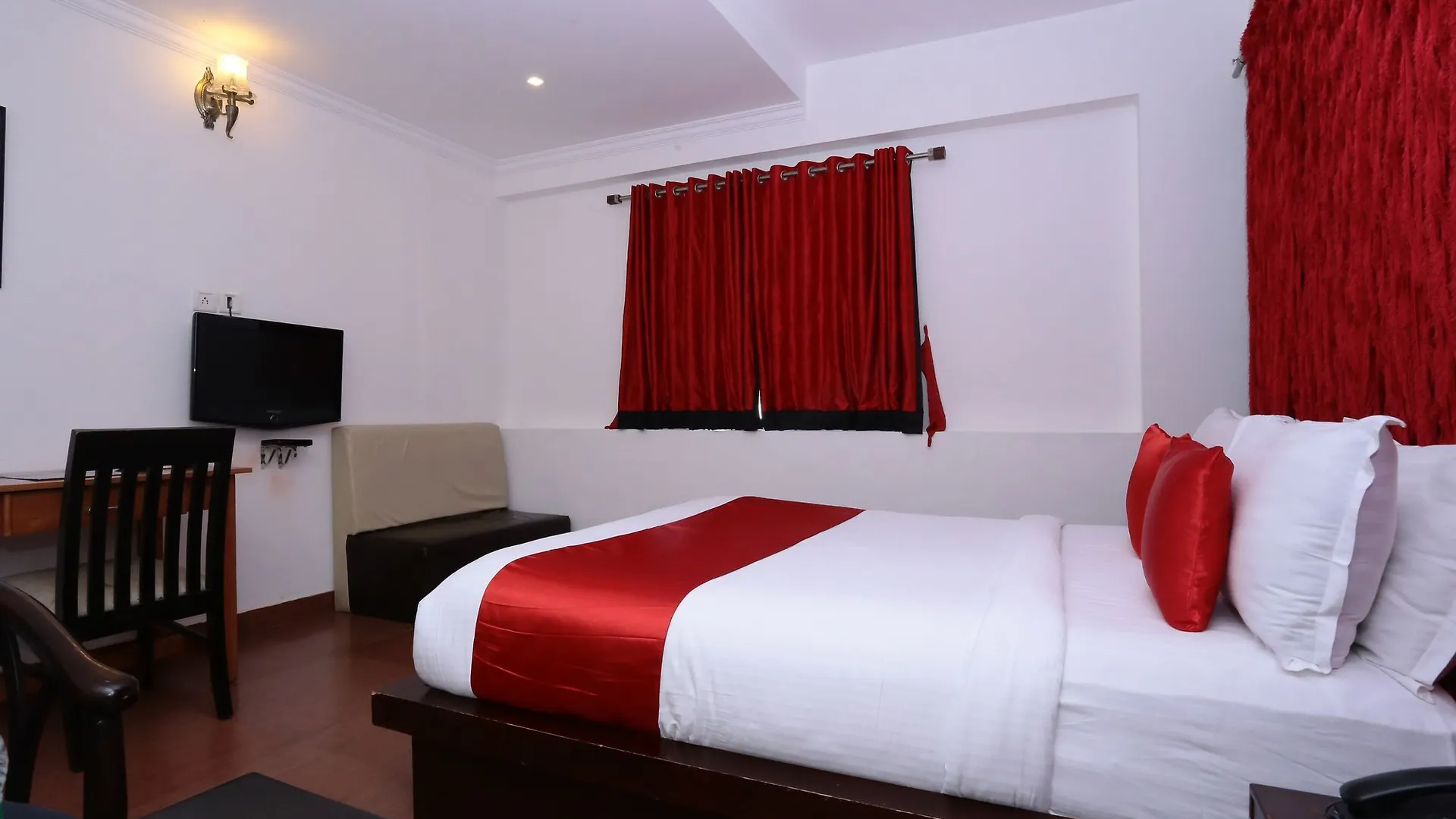 Oyo 10612 Near Ernakulam Railway Station Hotel Kochi 2*,