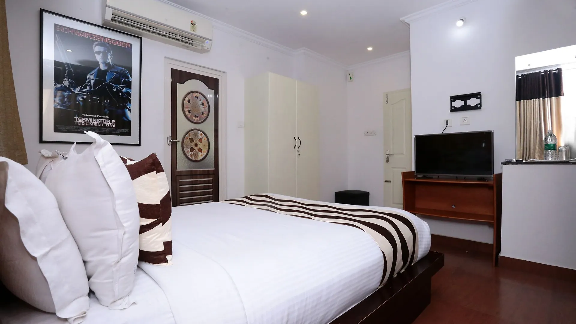 Oyo 10612 Near Ernakulam Railway Station Hotel Kochi