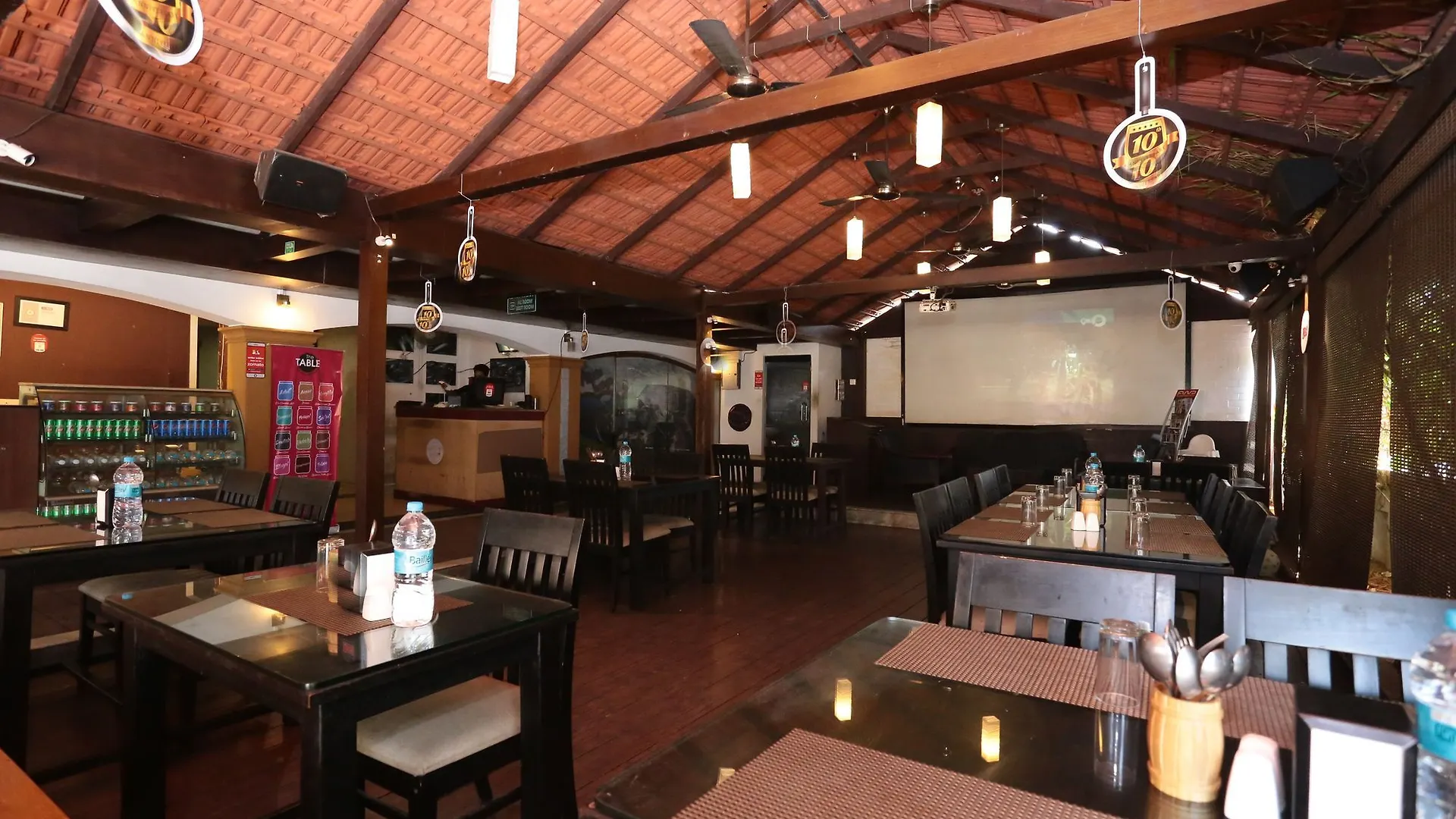 **  Oyo 10612 Near Ernakulam Railway Station Hotel Kochi India