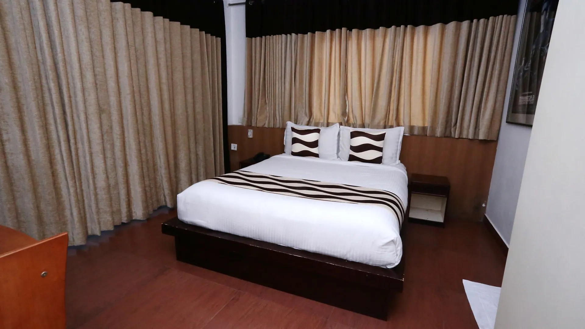 **  Oyo 10612 Near Ernakulam Railway Station Hotel Kochi India