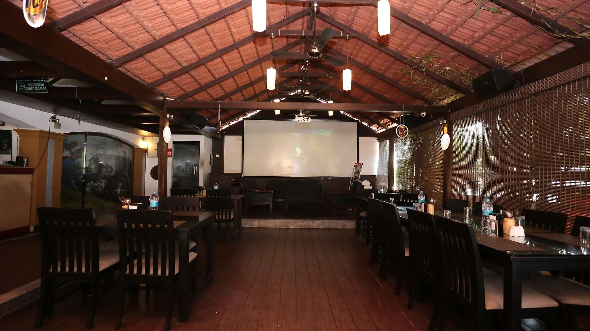 Oyo 10612 Near Ernakulam Railway Station Hotel Kochi